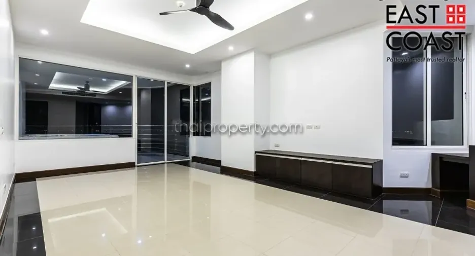 For sale 3 ベッドルーム condo in Jomtien, Pattaya