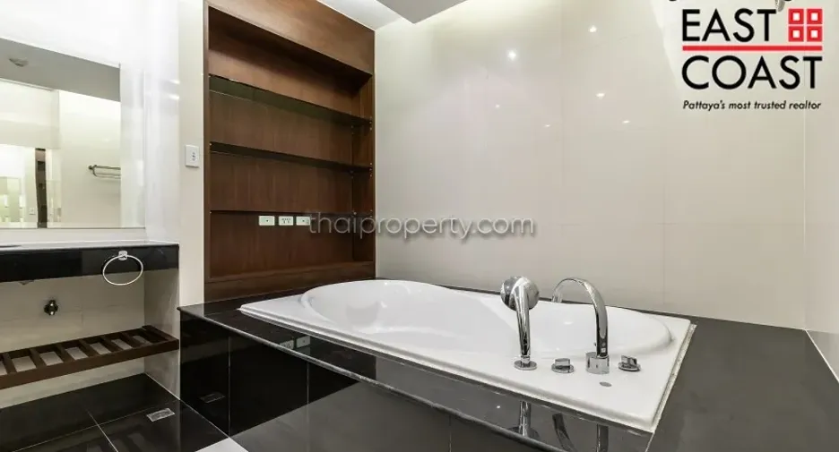 For sale 3 ベッドルーム condo in Jomtien, Pattaya