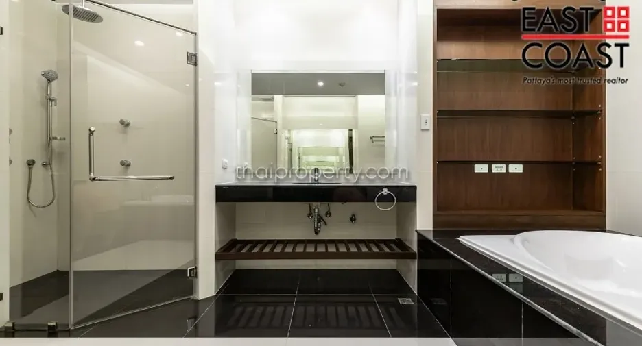 For sale 3 ベッドルーム condo in Jomtien, Pattaya