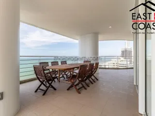 For sale 3 ベッドルーム condo in Bang Lamung, Chonburi