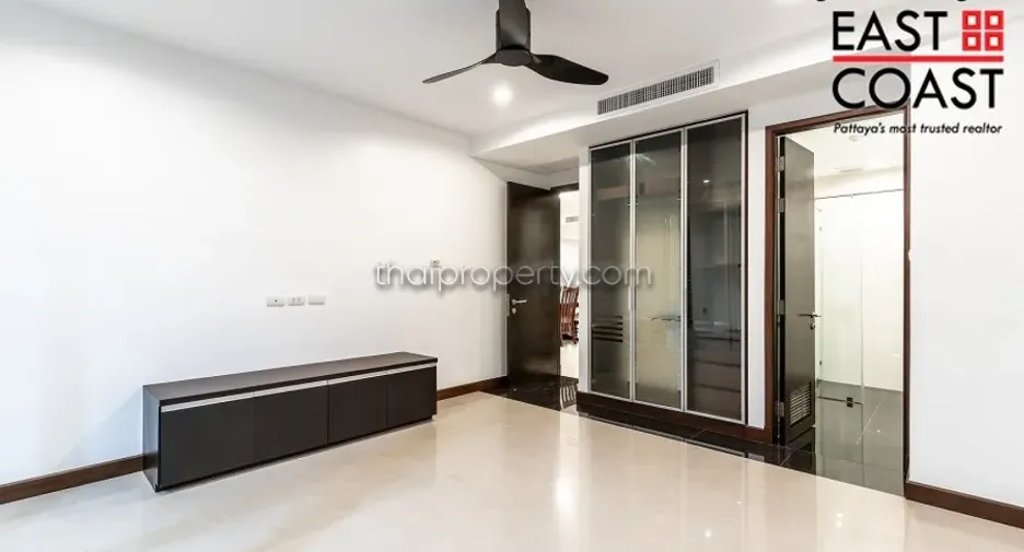 For sale 3 ベッドルーム condo in Jomtien, Pattaya