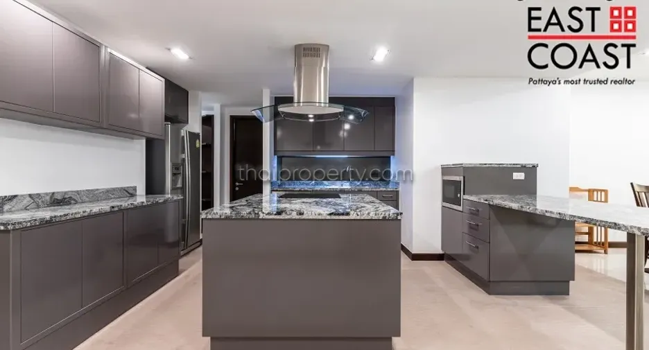 For sale 3 ベッドルーム condo in Jomtien, Pattaya
