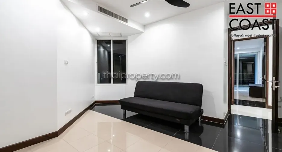 For sale 3 ベッドルーム condo in Jomtien, Pattaya