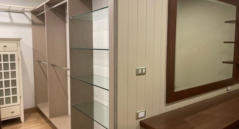 Wohnung zur Miete mit 3 Zimmer in Watthana, Bangkok