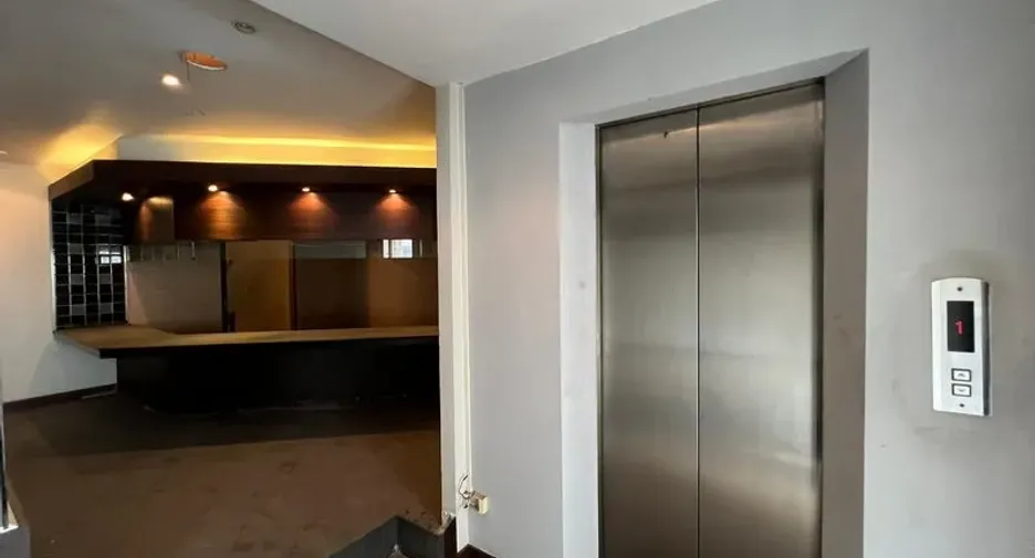 For sale retail Space in Bang Rak, Bangkok