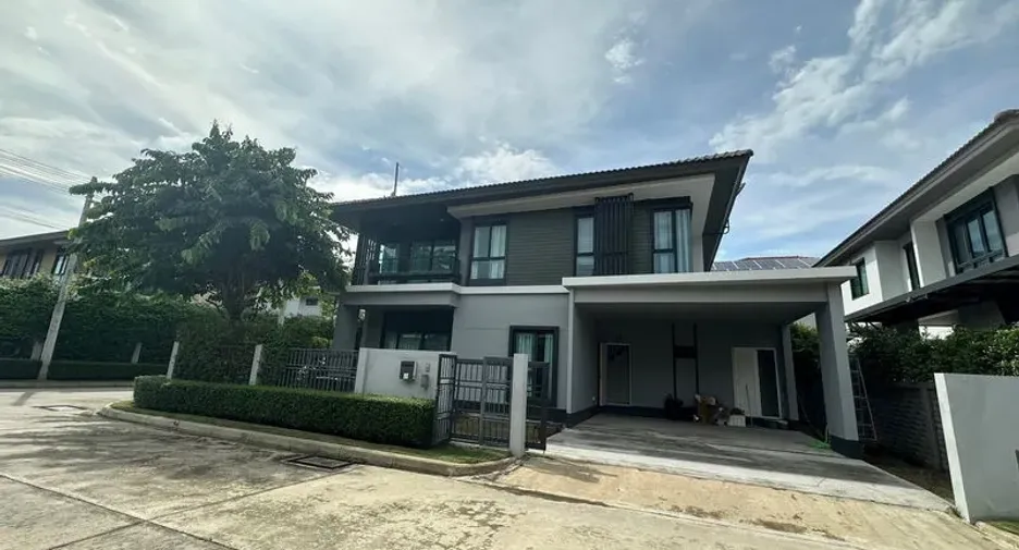 For rent 4 bedrooms house in Lam Luk Ka, Pathum Thani