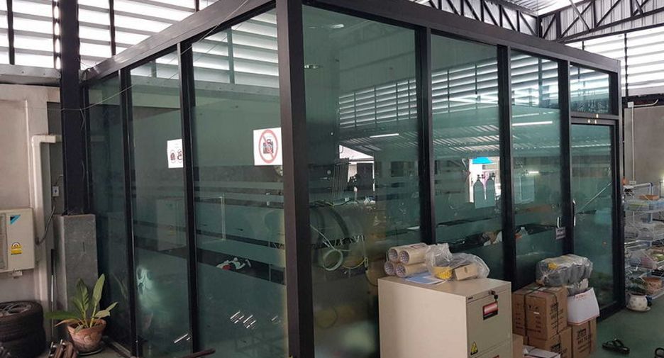For sale warehouse in Lam Luk Ka, Pathum Thani