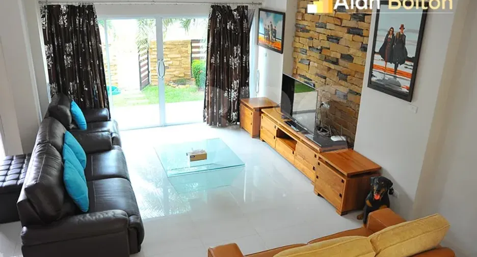 For rent and for sale 4 bedrooms house in Huay Yai, Pattaya