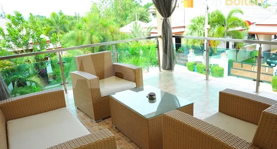 For rent and for sale 4 bedrooms house in Huay Yai, Pattaya