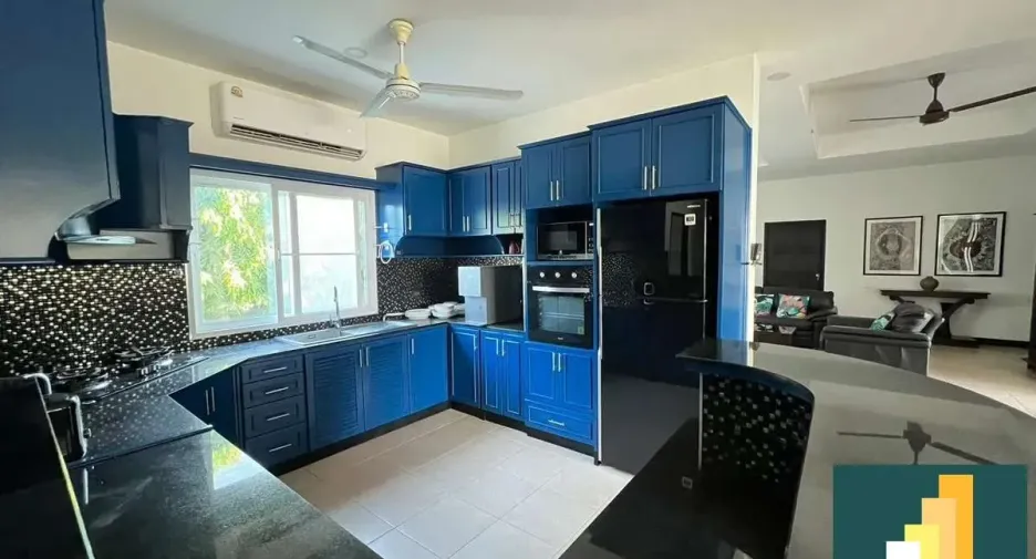 For rent and for sale 5 bedrooms house in Bang Lamung, Chonburi