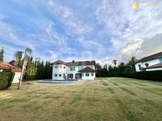 For rent and for sale 5 bedrooms house in Bang Lamung, Chonburi