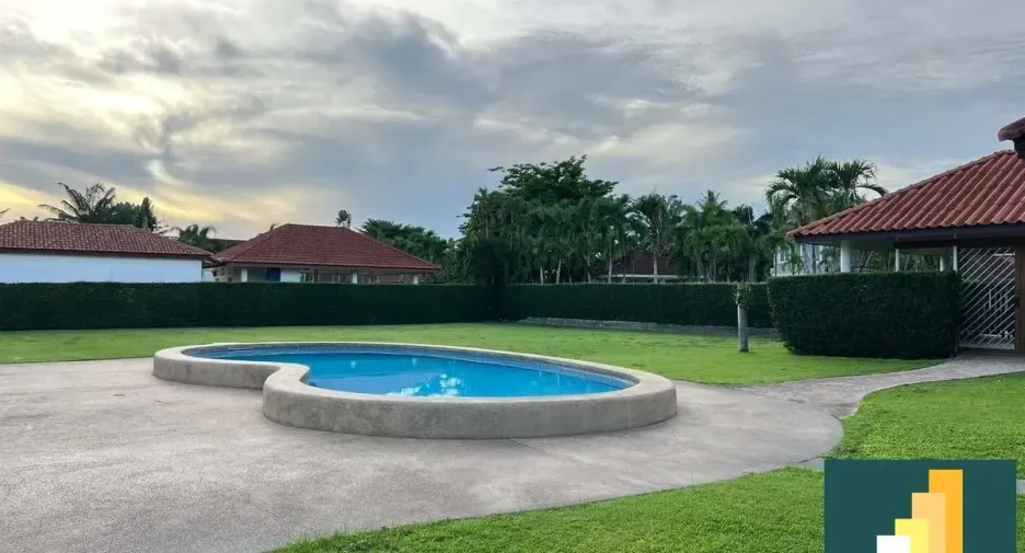 For rent and for sale 5 bedrooms house in Bang Lamung, Chonburi