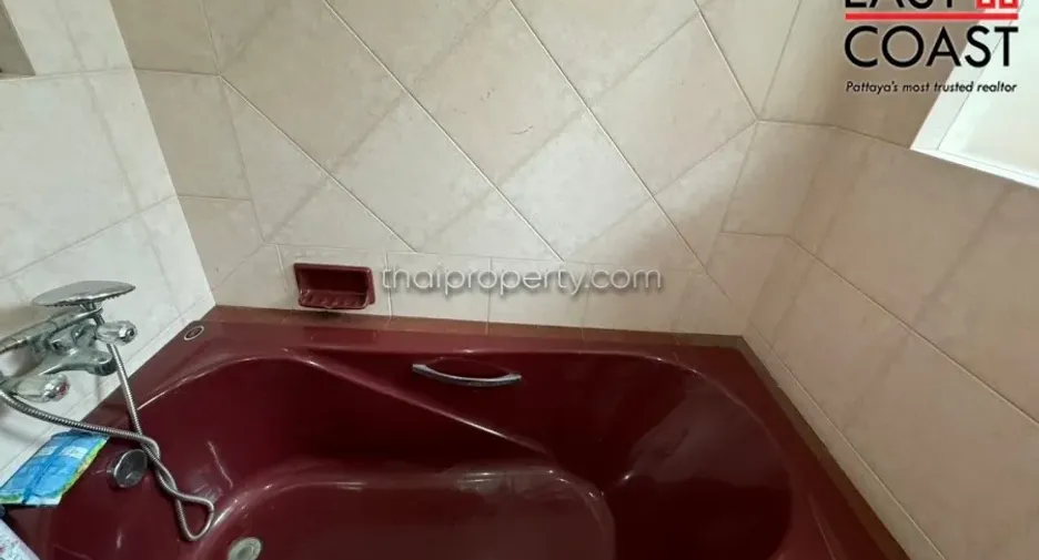 For sale 4 bedrooms house in Bang Lamung, Chonburi
