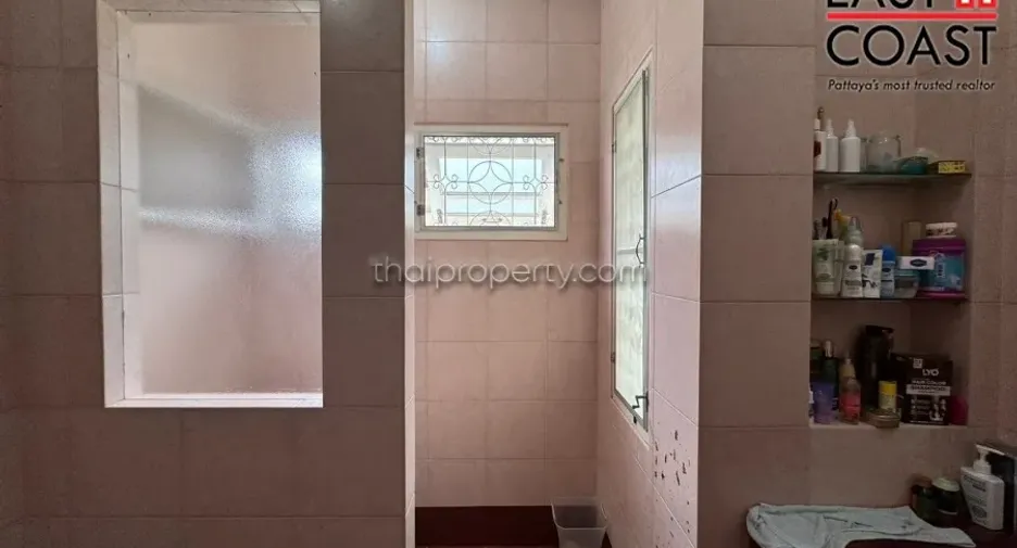 For sale 4 bedrooms house in Bang Lamung, Chonburi