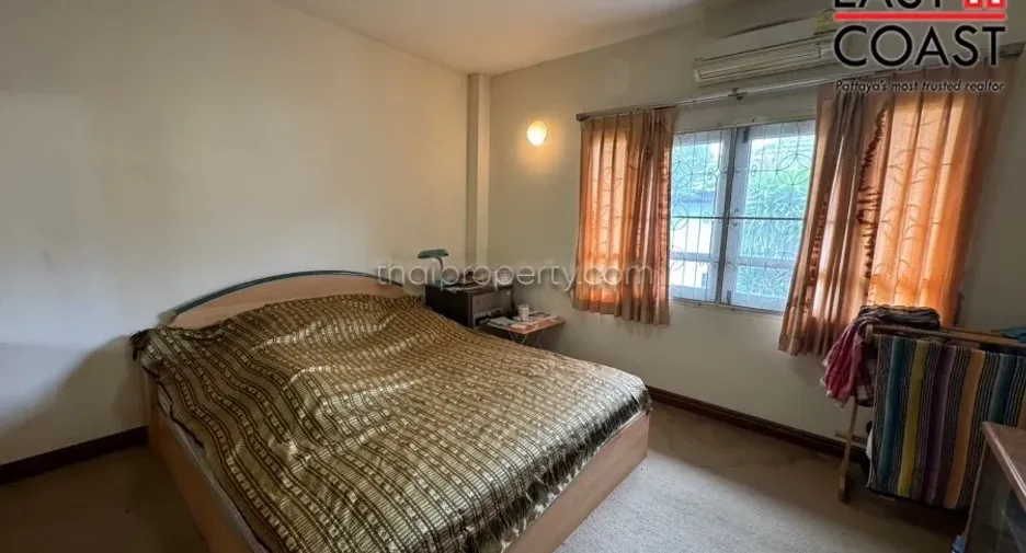 For sale 4 bedrooms house in Bang Lamung, Chonburi