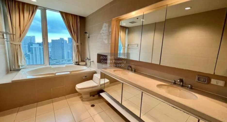 Condo en alquiler de 4 habitaciones en Sathon, Bangkok