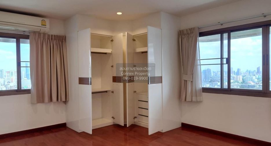 For rent 3 bedrooms condo in Watthana, Bangkok