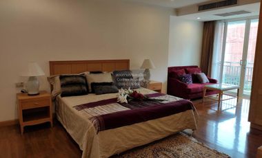 For rent 3 bedrooms condo in Khlong Toei, Bangkok