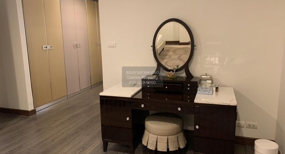 For rent 3 bedrooms condo in Khlong Toei, Bangkok