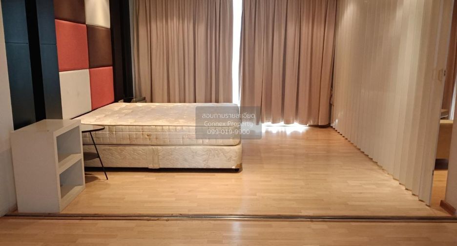 For rent 3 bedrooms retail Space in Huai Khwang, Bangkok