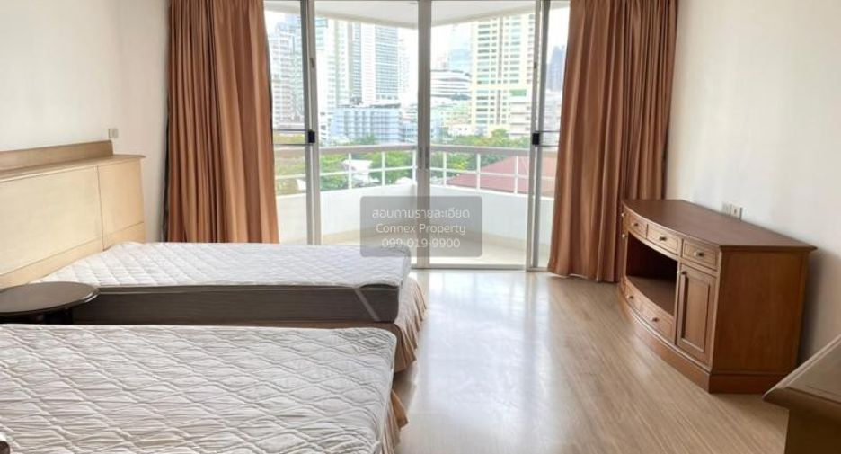 For rent 3 bedrooms apartment in Khlong Toei, Bangkok