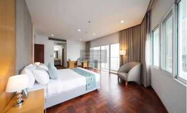 For rent 3 bedrooms apartment in Khlong Toei, Bangkok