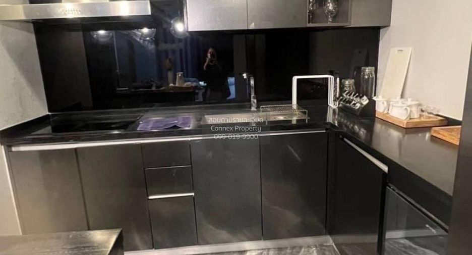 Аренда 3 спальни кондо в Щаттхана, Бангкок