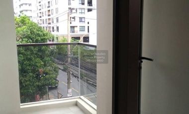 Condo en alquiler de 2 habitaciones en Khlong Toei, Bangkok