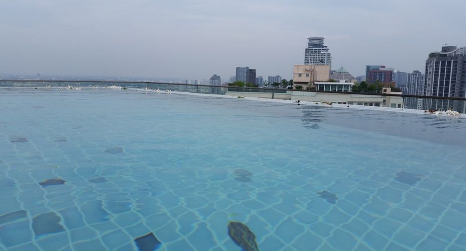 For rent and for sale 1 bed condo in Khlong Toei, Bangkok