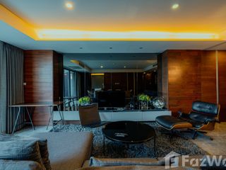 For sale 3 bed condo in Phaya Thai, Bangkok