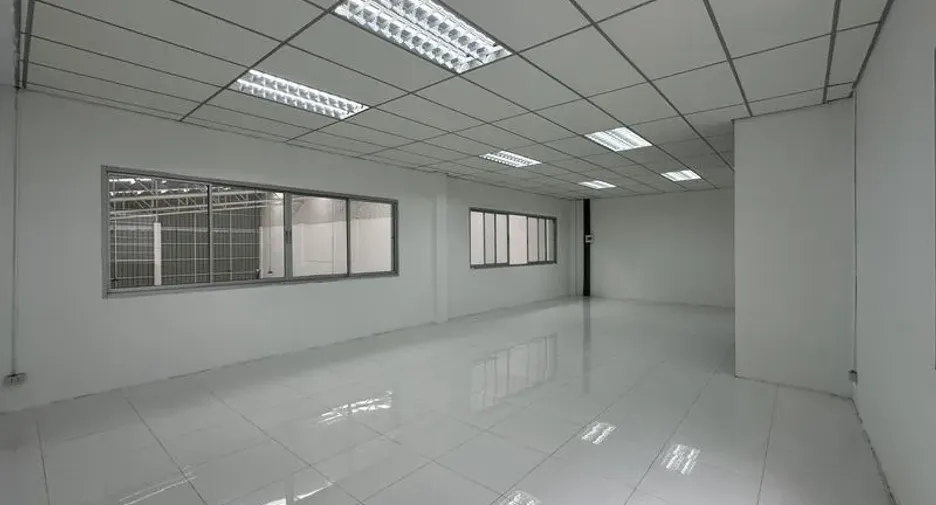 For rent warehouse in Khlong Luang, Pathum Thani