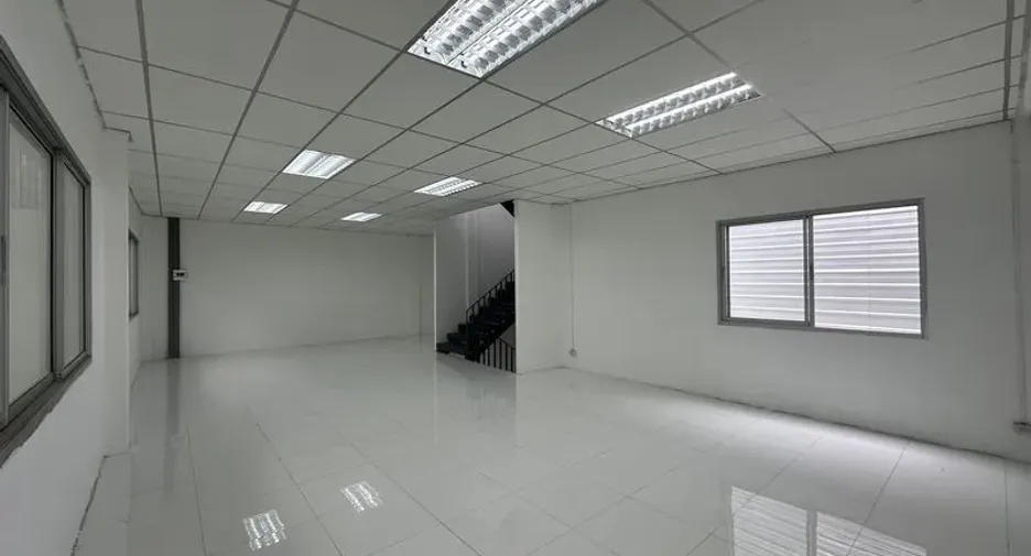 For rent warehouse in Khlong Luang, Pathum Thani
