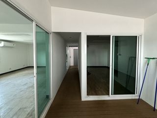 For rent 1 bed office in Khlong Toei, Bangkok