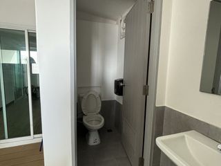 For rent 1 bed office in Khlong Toei, Bangkok