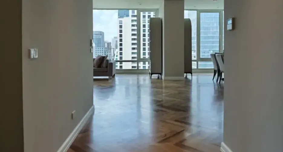 Wohnung zur Miete mit 3 Zimmer in Pathum Wan, Bangkok