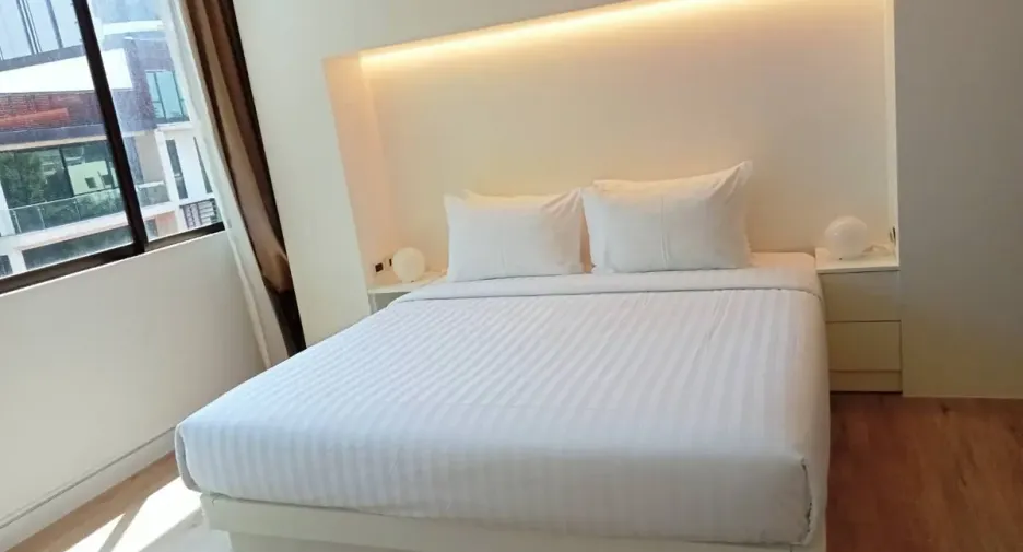 For rent 2 bedrooms condo in Pathum Wan, Bangkok