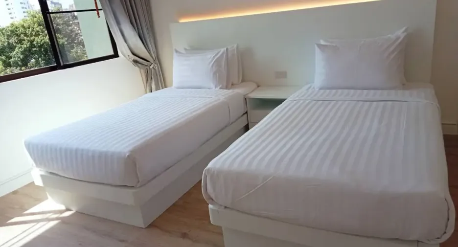 For rent 2 bedrooms condo in Pathum Wan, Bangkok