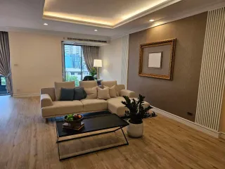 For rent 2 bedrooms condo in Pathum Wan, Bangkok
