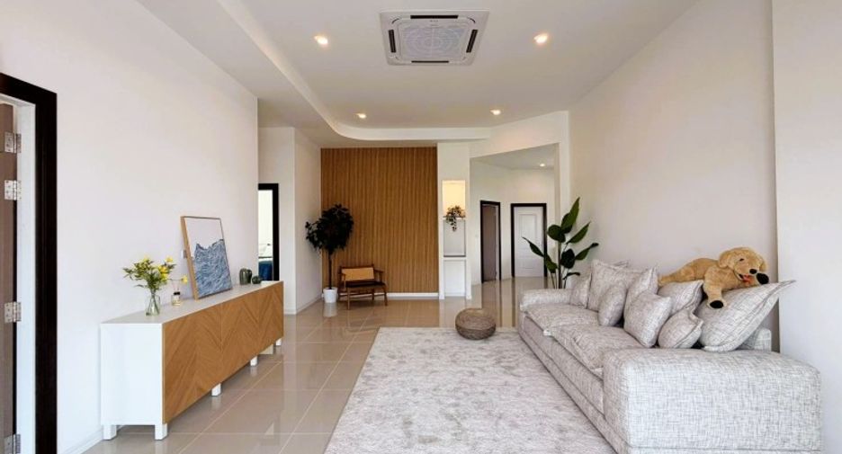For sale 3 bedrooms house in East Pattaya, Pattaya
