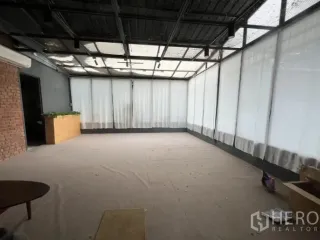 出租 商业空间 在 Watthana, 曼谷
