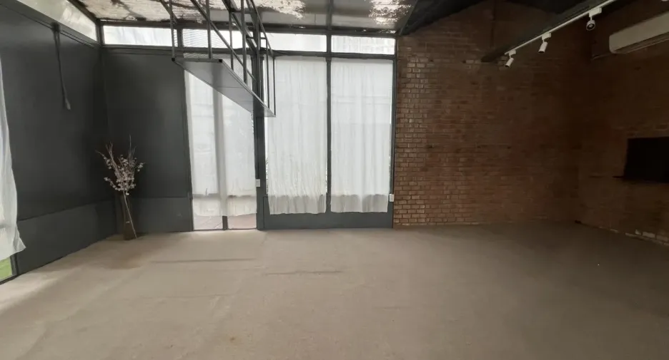 For rent retail Space in Watthana, Bangkok