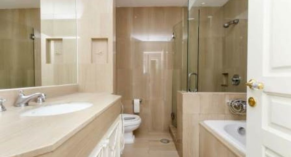 For rent そして for sale 3 ベッドルーム condo in Pathum Wan, Bangkok