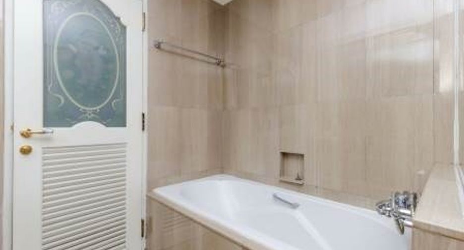 For rent そして for sale 3 ベッドルーム condo in Pathum Wan, Bangkok
