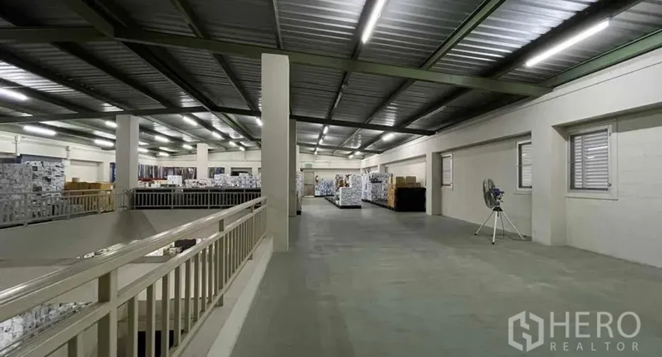 For rent and for sale warehouse in Bangkok Yai, Bangkok
