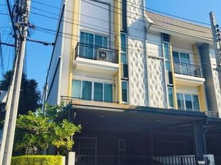 For sale 3 bed townhouse in Mueang Nonthaburi, Nonthaburi
