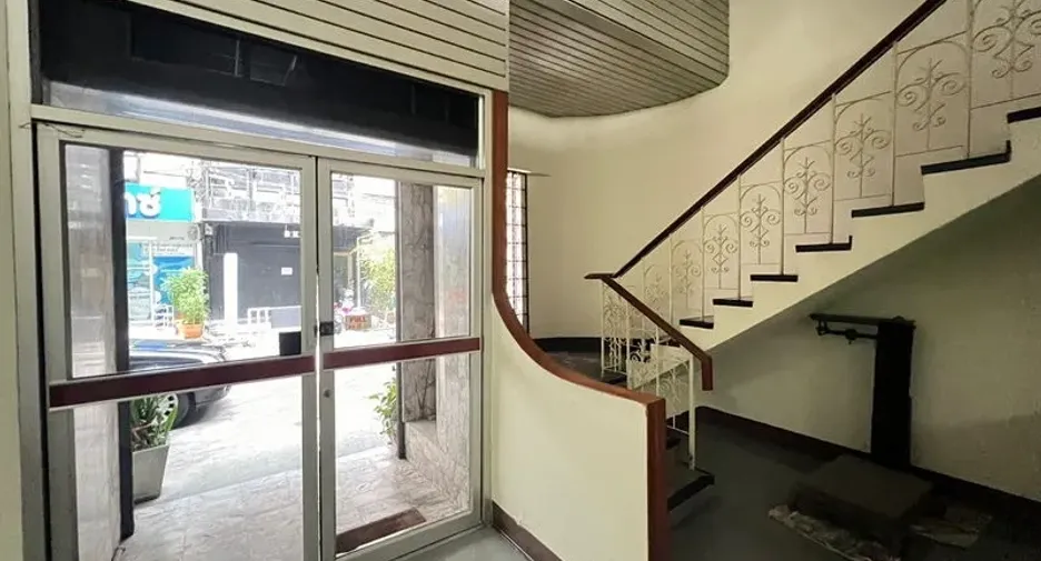 For sale retail Space in Bang Rak, Bangkok