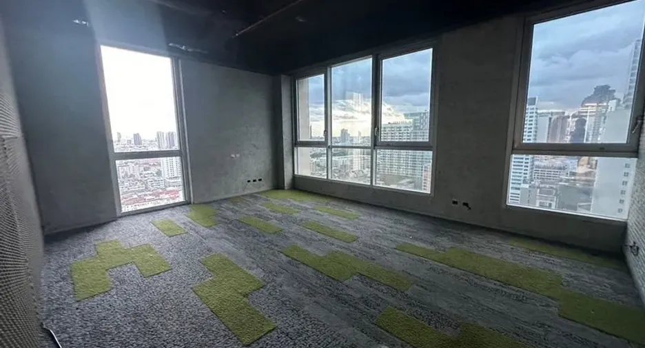Oficina en alquiler en Sathon, Bangkok