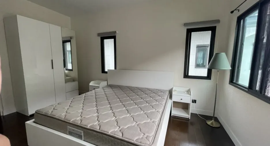 For rent 5 bedrooms house in Bang Kapi, Bangkok