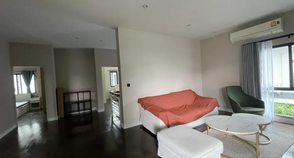 For rent 5 bedrooms house in Bang Kapi, Bangkok