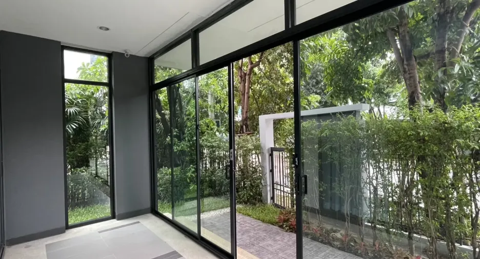 For rent 5 bedrooms house in Bang Kapi, Bangkok